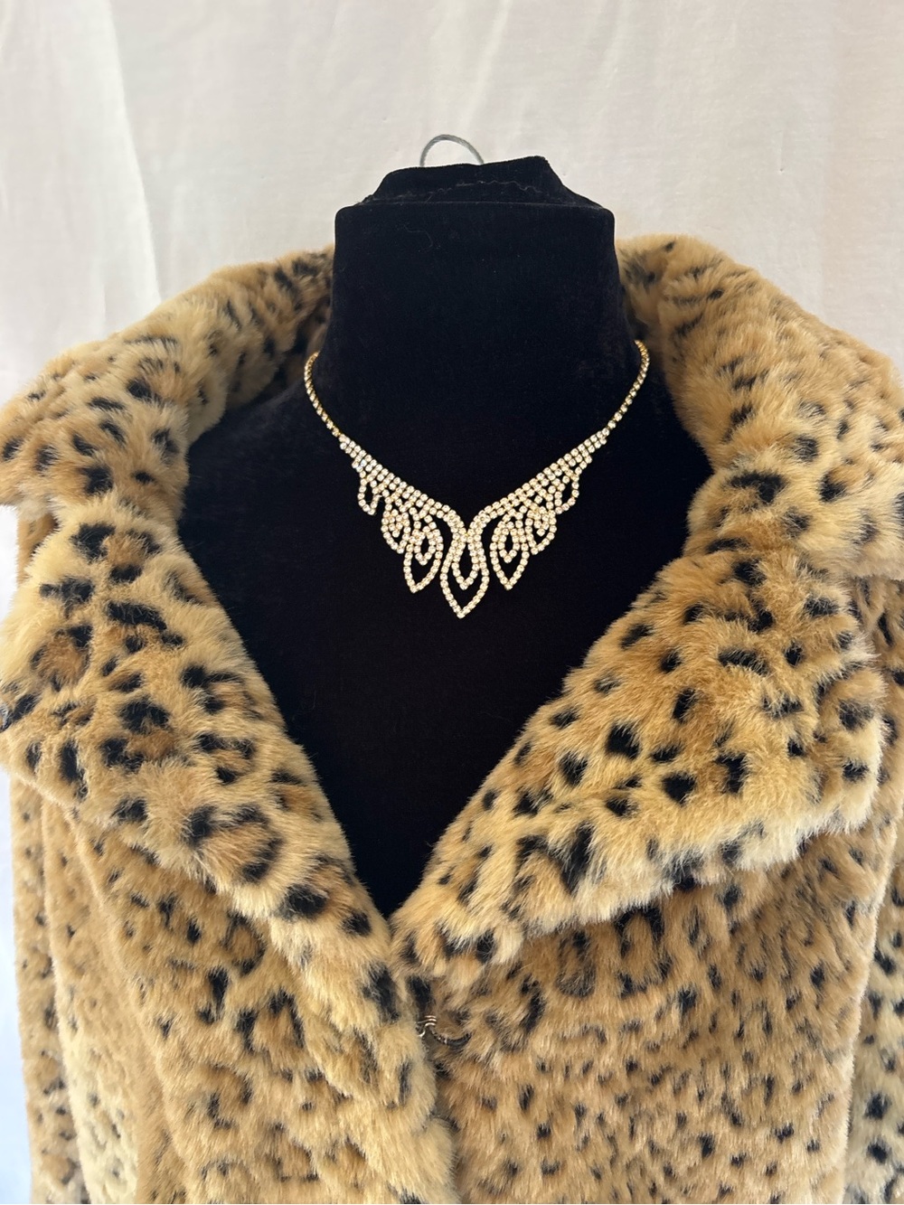 Vintage Old Hollywood Rhinestone Bib Necklace Gold Tone Statement Glam
